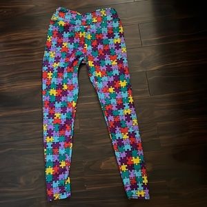 Lularoe puzzle leggings